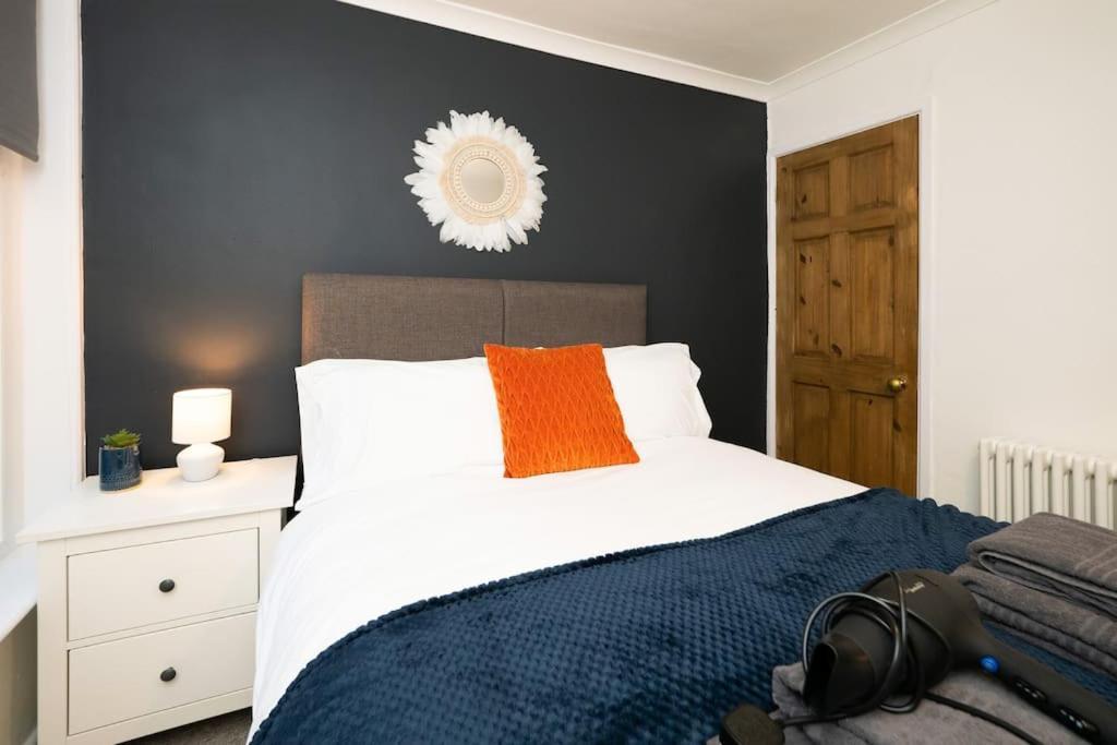 3 Bedroom Home Close To Town Centre With Wifi & Garden Tunbridge Wells Buitenkant foto
