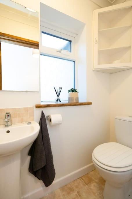 3 Bedroom Home Close To Town Centre With Wifi & Garden Tunbridge Wells Buitenkant foto
