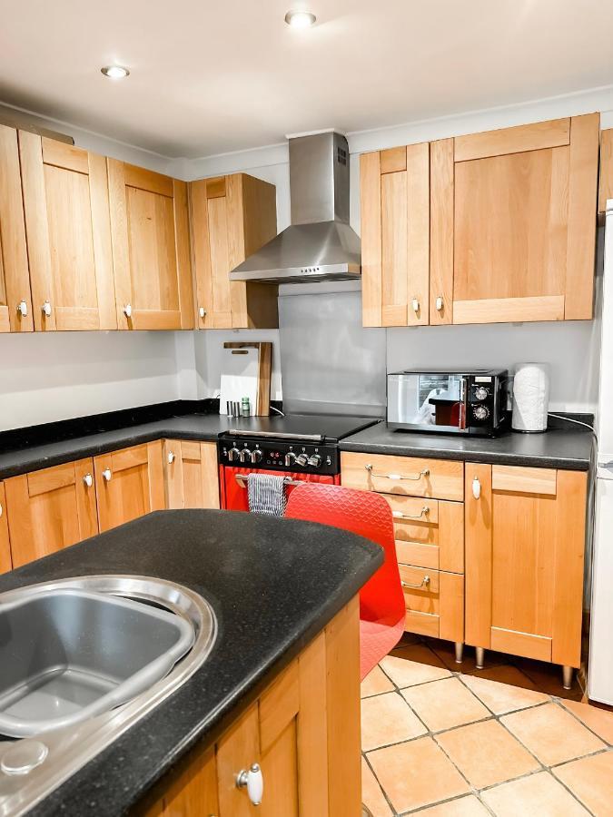 3 Bedroom Home Close To Town Centre With Wifi & Garden Tunbridge Wells Buitenkant foto